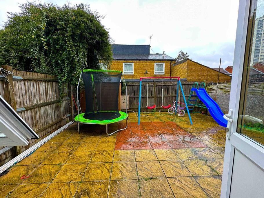 New! 4 Bedroom London House With Garden And Lawn Exterior foto