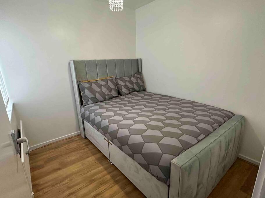 New! 4 Bedroom London House With Garden And Lawn Exterior foto