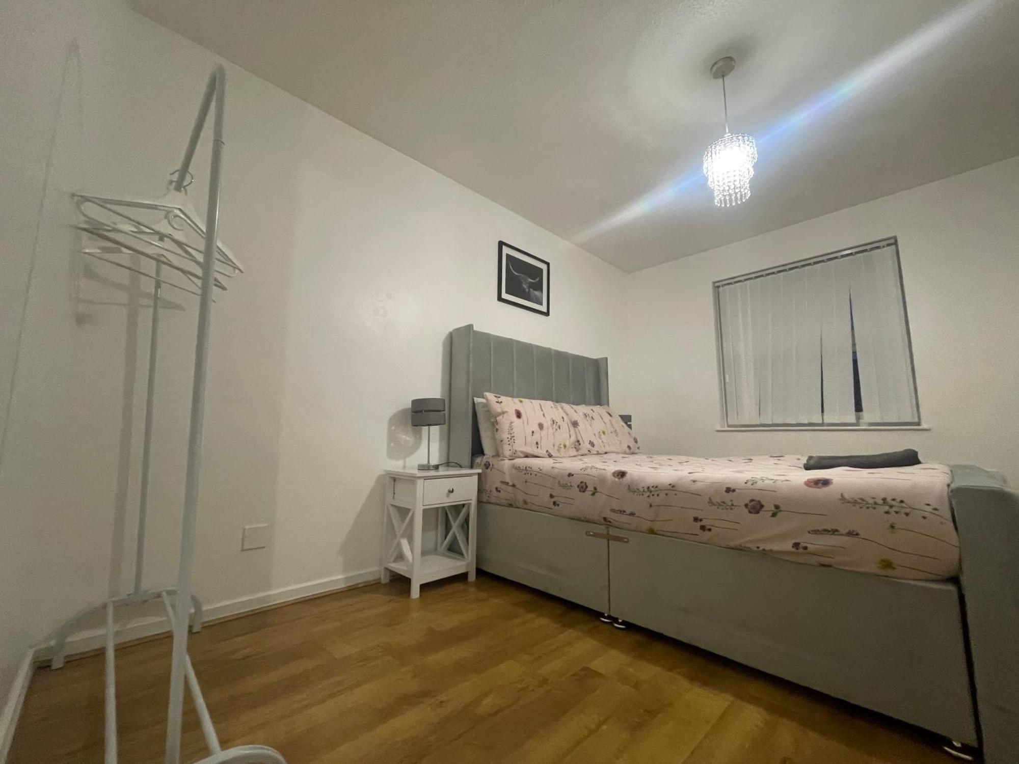 New! 4 Bedroom London House With Garden And Lawn Exterior foto