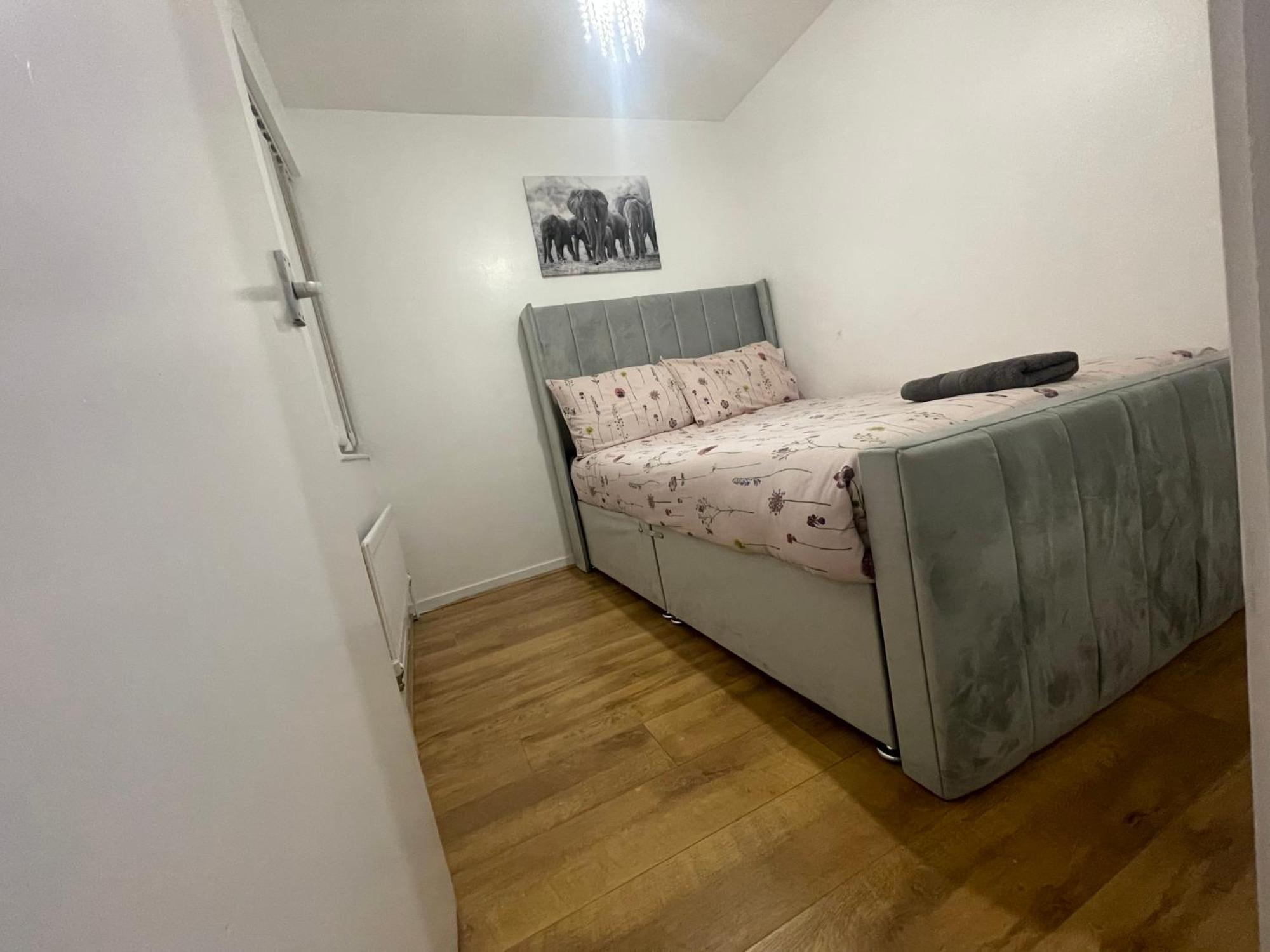 New! 4 Bedroom London House With Garden And Lawn Exterior foto